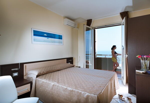 Appartamento Sant'anna: appartamento-sant-anna-fondachello-camera-da-letto