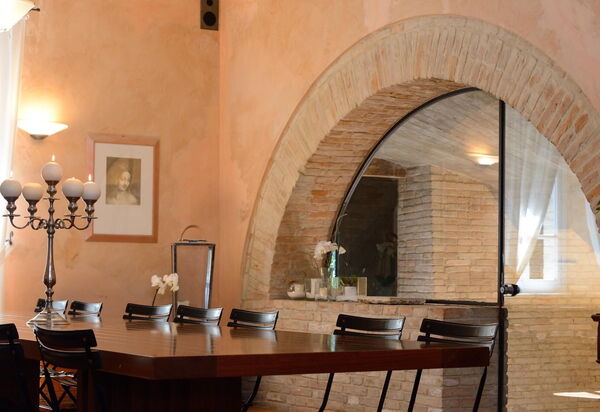 Villa Liberio: villa-storica-colli-al-metauro-pesaro-urbino-sala-da-pranzo