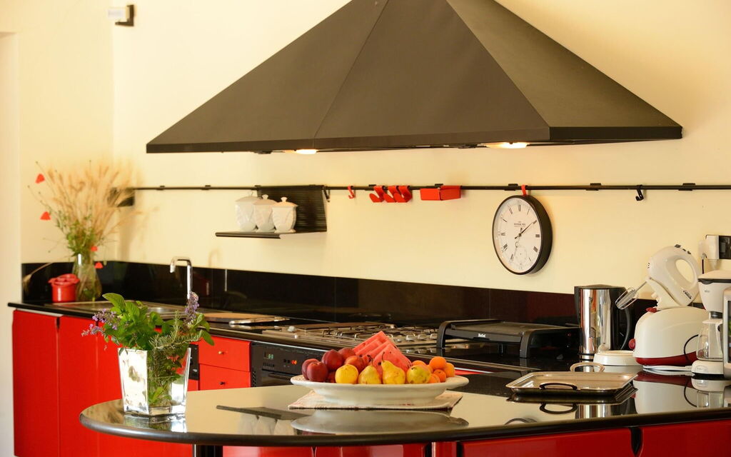 Villa Liberio: villa-storica-colli-al-metauro-pesaro-urbino-kitchen