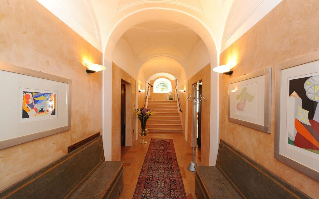 Villa Liberio: villa-storica-colli-al-metauro-pesaro-urbino-internal-detail