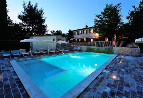 Antico Casolare: antico-casolare-colli-al-metauro-pesaro-urbino-pool