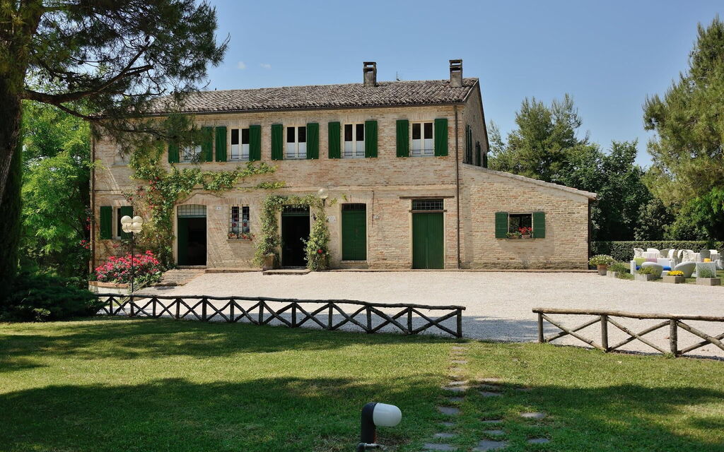 Antico Casolare: antico-casolare-colli-al-metauro-pesaro-urbino-esterno-struttura