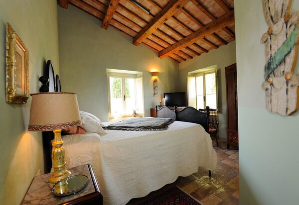 Villa Tombolina: villa-tombolina-colli-al-metauro-pesaro-urbino-bedroom