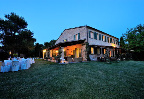 Villa Tombolina: villa-tombolina-colli-al-metauro-pesaro-urbino-exterior-structure
