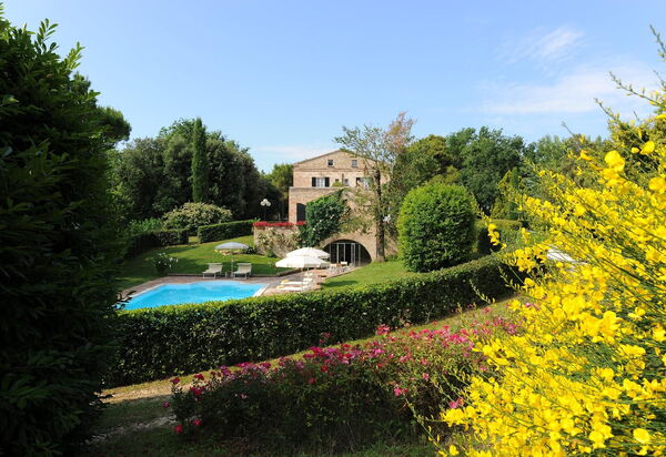 Villa Tombolina: villa-tombolina-colli-al-metauro-pesaro-urbino-views