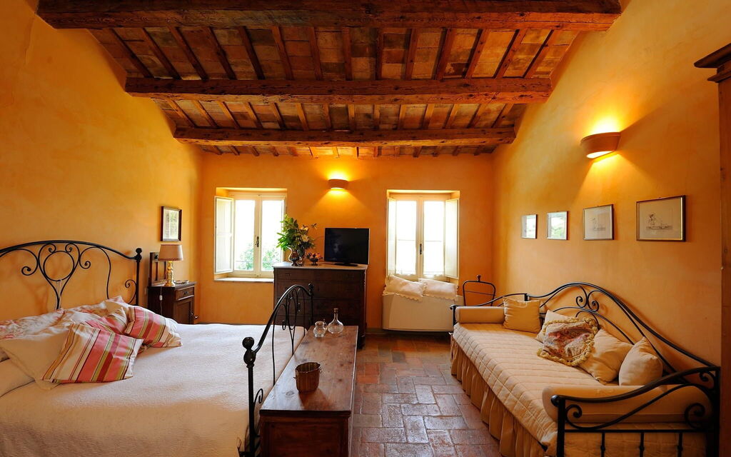 Villa Tombolina: villa-tombolina-colli-al-metauro-pesaro-urbino-bedroom