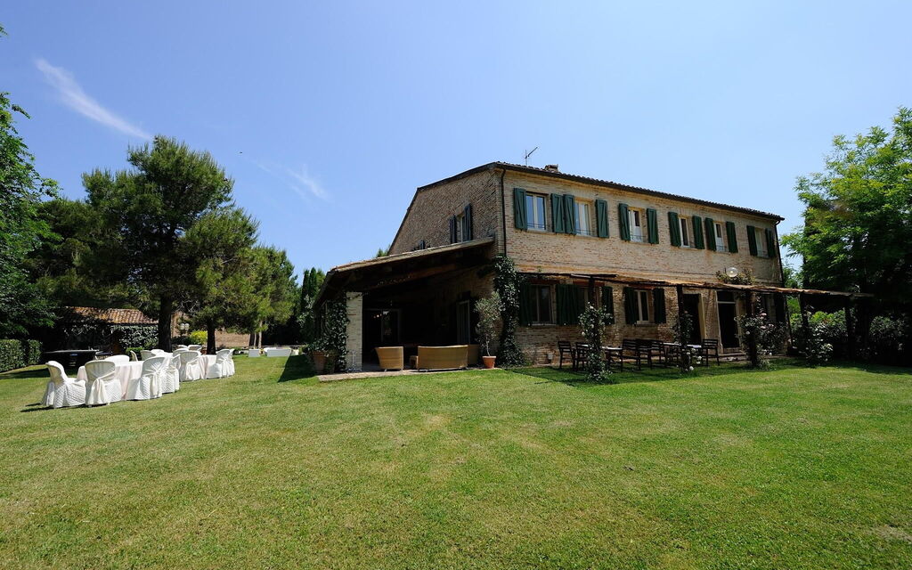 Villa Tombolina: villa-tombolina-colli-al-metauro-pesaro-urbino-exterior-structure