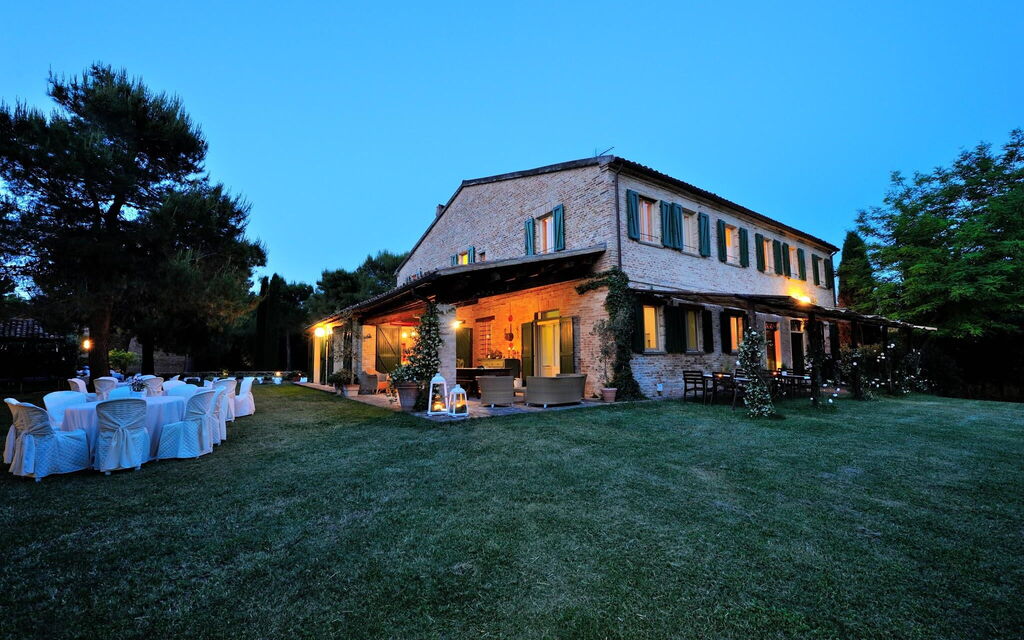 Villa Tombolina: villa-tombolina-colli-al-metauro-pesaro-urbino-exterior-structure