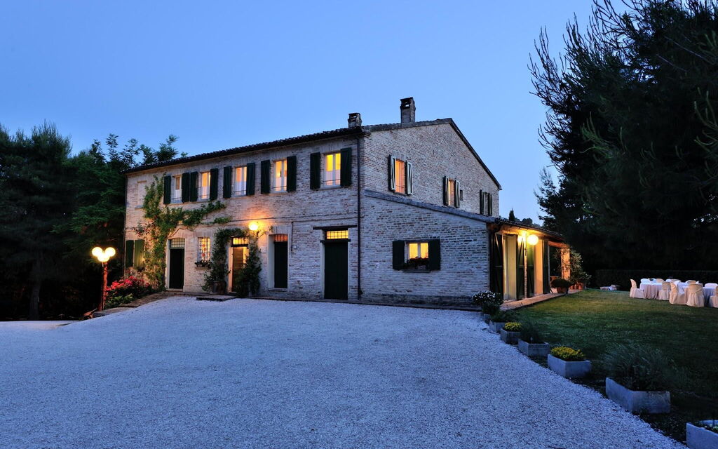 Villa Tombolina: villa-tombolina-colli-al-metauro-pesaro-urbino-exterior-structure