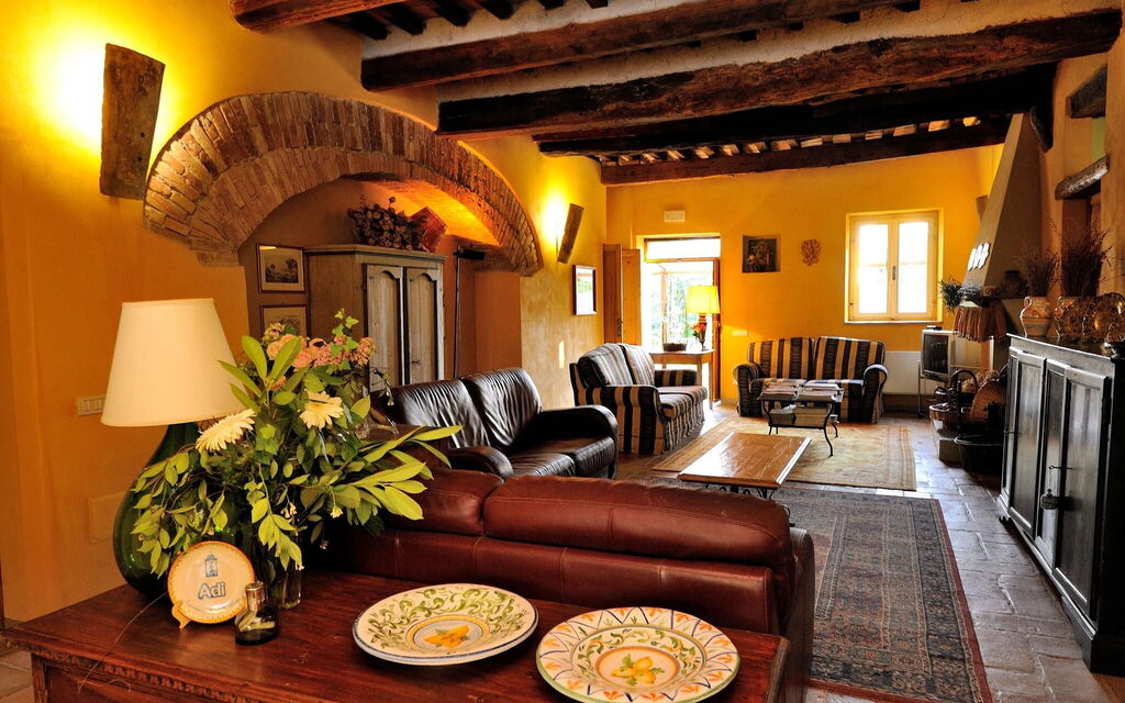 Villa Tombolina: villa-tombolina-colli-al-metauro-pesaro-urbino-living-room