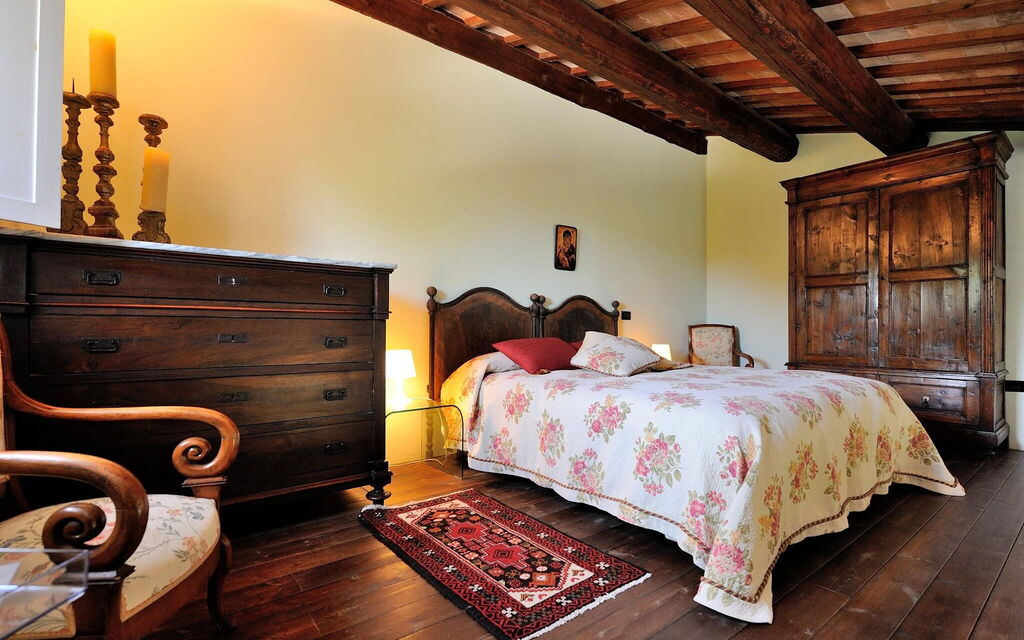 Villa Tombolina: villa-tombolina-colli-al-metauro-pesaro-urbino-bedroom