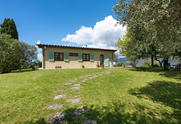 Casa Pedona: Entrata Principale, Esterni