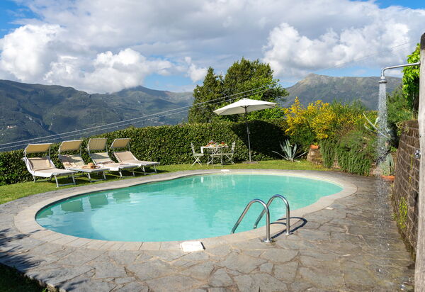 Casa Pedona: Esterni, Piscina, Vista Panoramica