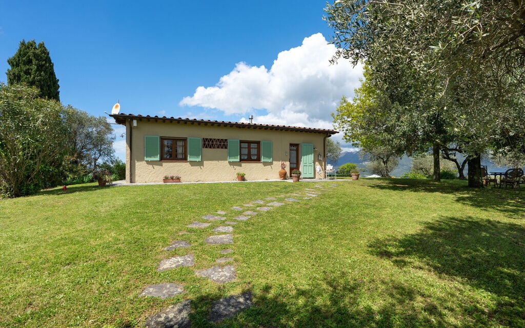 Casa Pedona: Building Exterior, Main Entrance