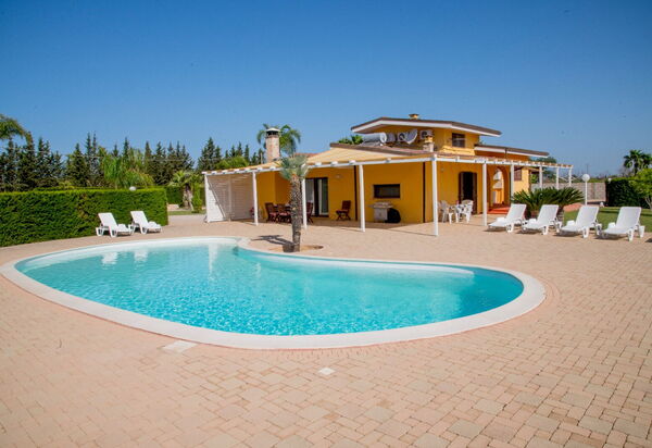 Villa Taranta: Autunno, Estate, Piscina, Primavera