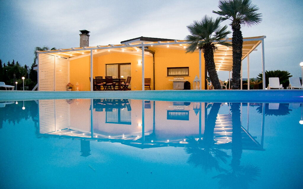 Villa Taranta: Autunno, Estate, Piscina, Primavera