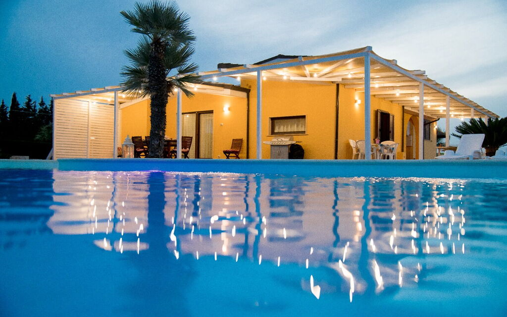 Villa Taranta: Autunno, Estate, Piscina, Primavera