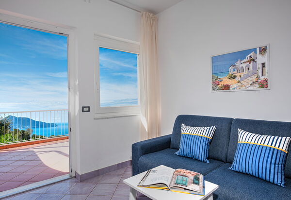 Blue-wave Experience Resort: Autunno, Cucina, Estate, Primavera, Soggiorno