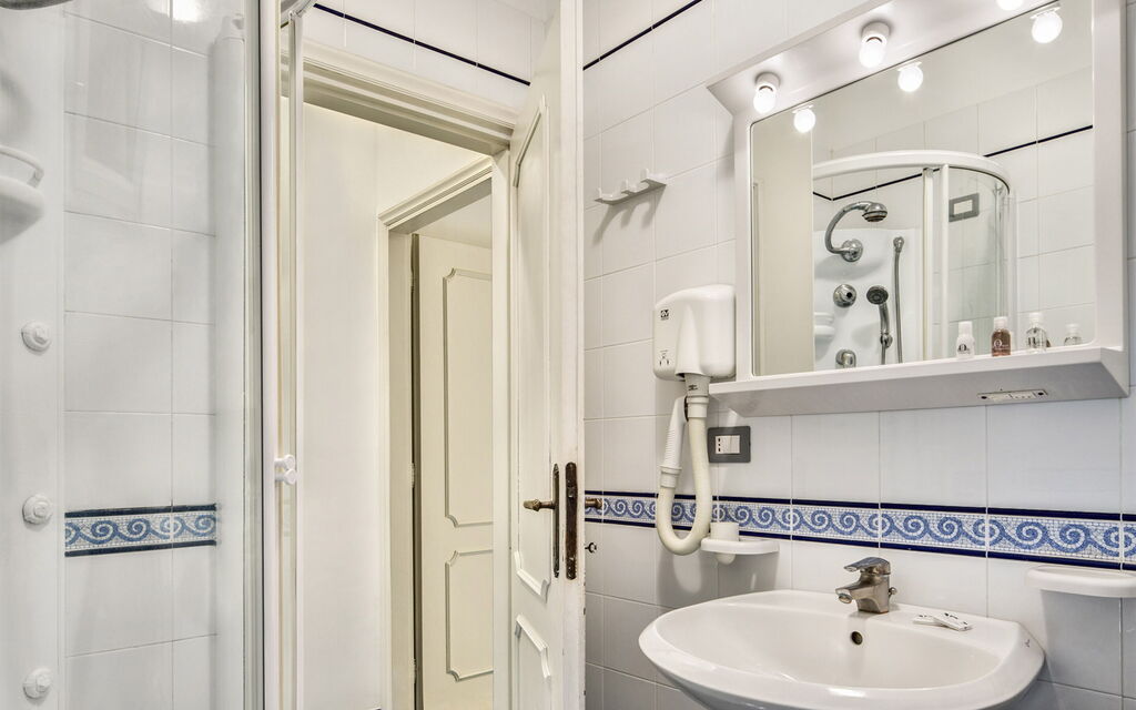 Blue-wave Experience Resort - : Autumn, Bathroom, Spring, Summer