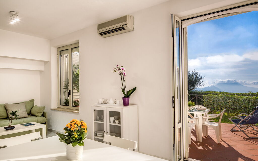 Blue-wave Experience Resort - : Autumn, Kitchen, Living Room, Spring, Summer