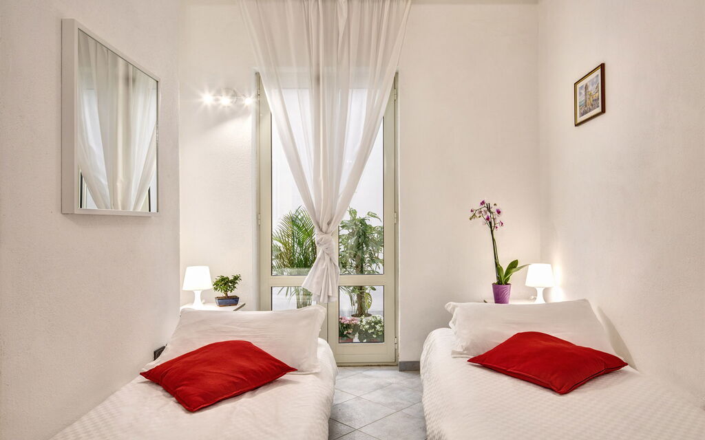 Blue-wave Experience Resort - : Autumn, Bedroom, Spring, Summer