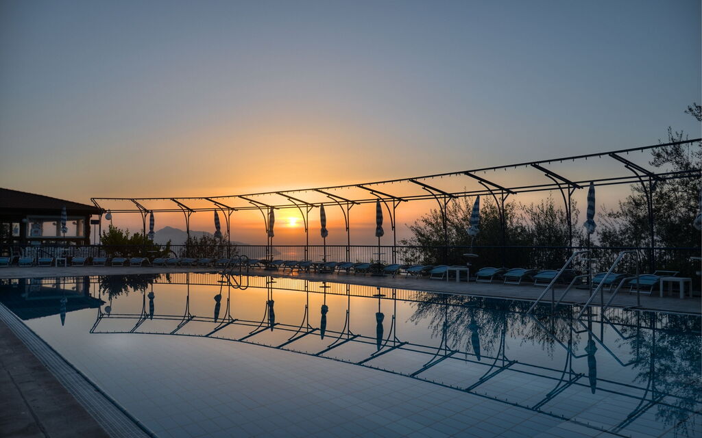 Blue-wave Experience Resort: Autunno, Estate, Piscina, Primavera