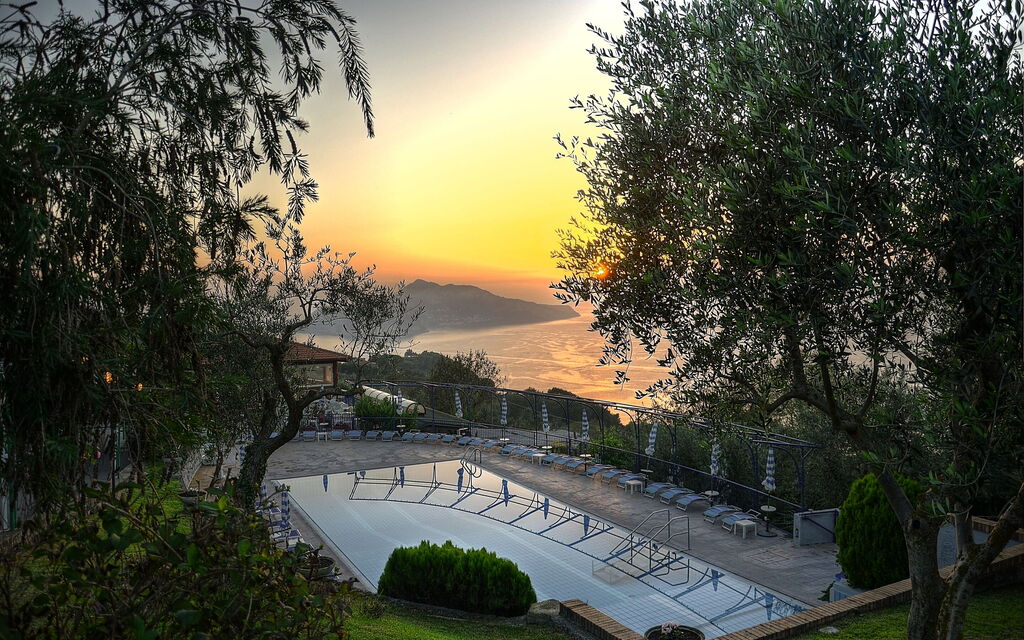 Blue-wave Experience Resort: Autunno, Estate, Piscina, Primavera