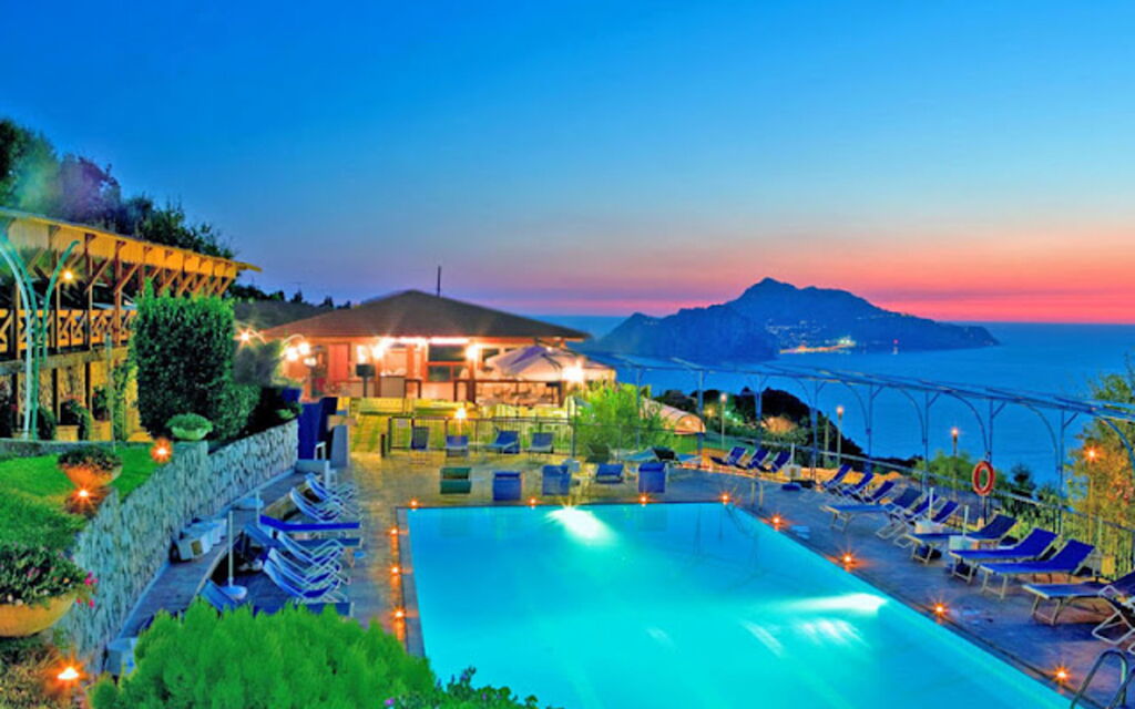 Blue-wave Experience Resort: Autunno, Estate, Piscina, Primavera