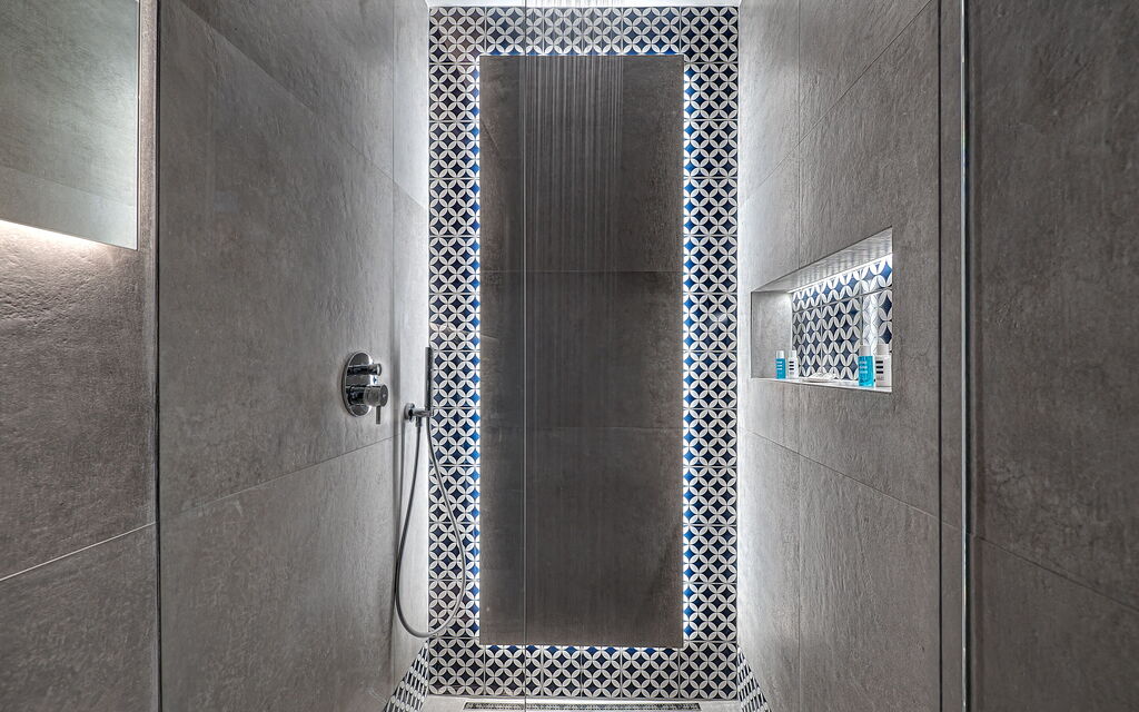 Blue-wave Experience Resort - : Autumn, Bathroom, Spring, Summer