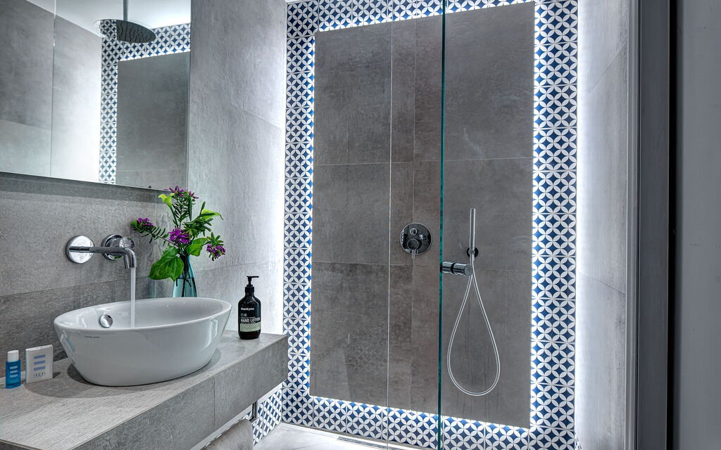 Blue-wave Experience Resort - : Autumn, Bathroom, Spring, Summer