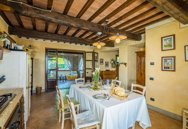 Agriturismo i Colli: Dining Room, Kitchen