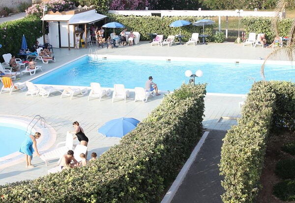 Baraka Apartments: Autunno, Estate, Piscina, Primavera