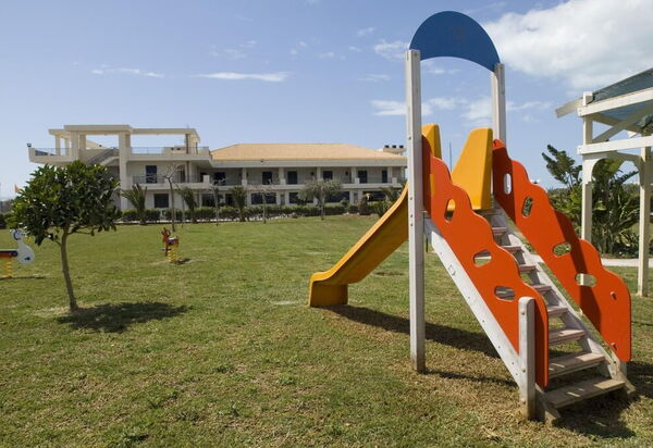 Baraka Apartments: Autumn, Outdoor, Spring, Summer