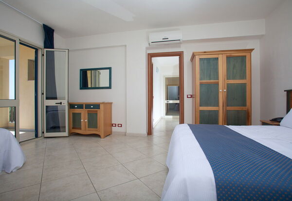 Baraka Apartments: Autumn, Bedroom, Spring, Summer