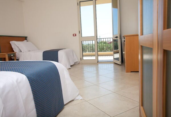 Baraka Apartments: Autumn, Bedroom, Spring, Summer
