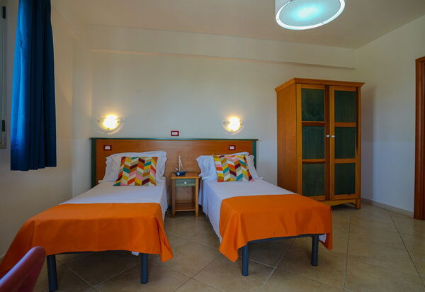 Baraka Apartments: Autumn, Bedroom, Spring, Summer