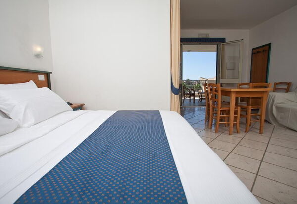 Baraka Apartments: Autumn, Bedroom, Spring, Summer