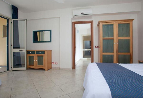 Baraka Apartments: Autumn, Bedroom, Spring, Summer
