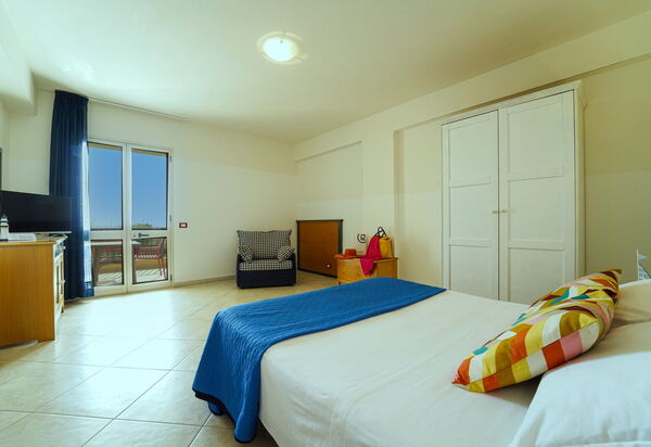 Baraka Apartments: Autumn, Bedroom, Spring, Summer