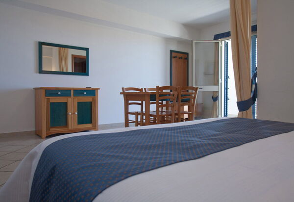 Baraka Apartments: Autumn, Bedroom, Spring, Summer