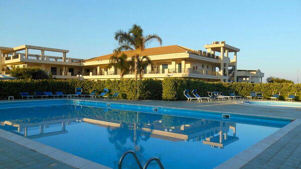 Baraka Apartments: Autunno, Estate, Piscina, Primavera