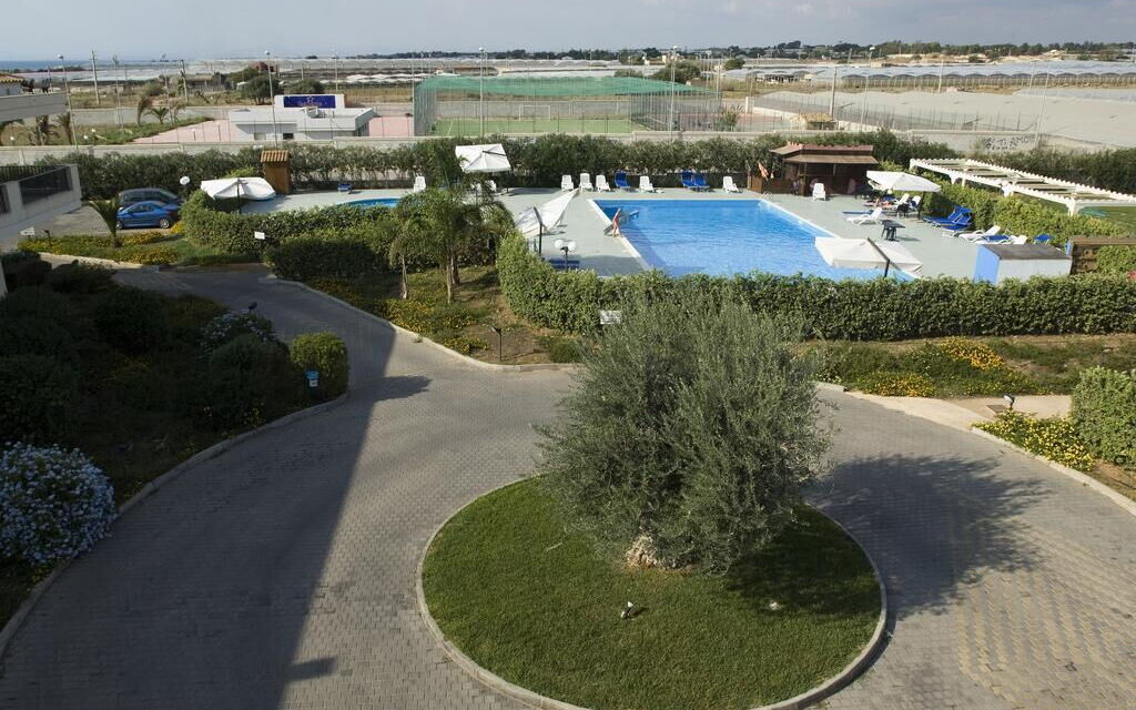 Baraka Apartments: Autunno, Estate, Esterni, Piscina, Primavera