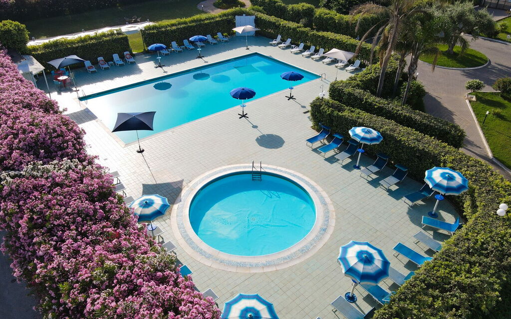 Baraka Apartments: Autumn, Pool, Spring, Summer