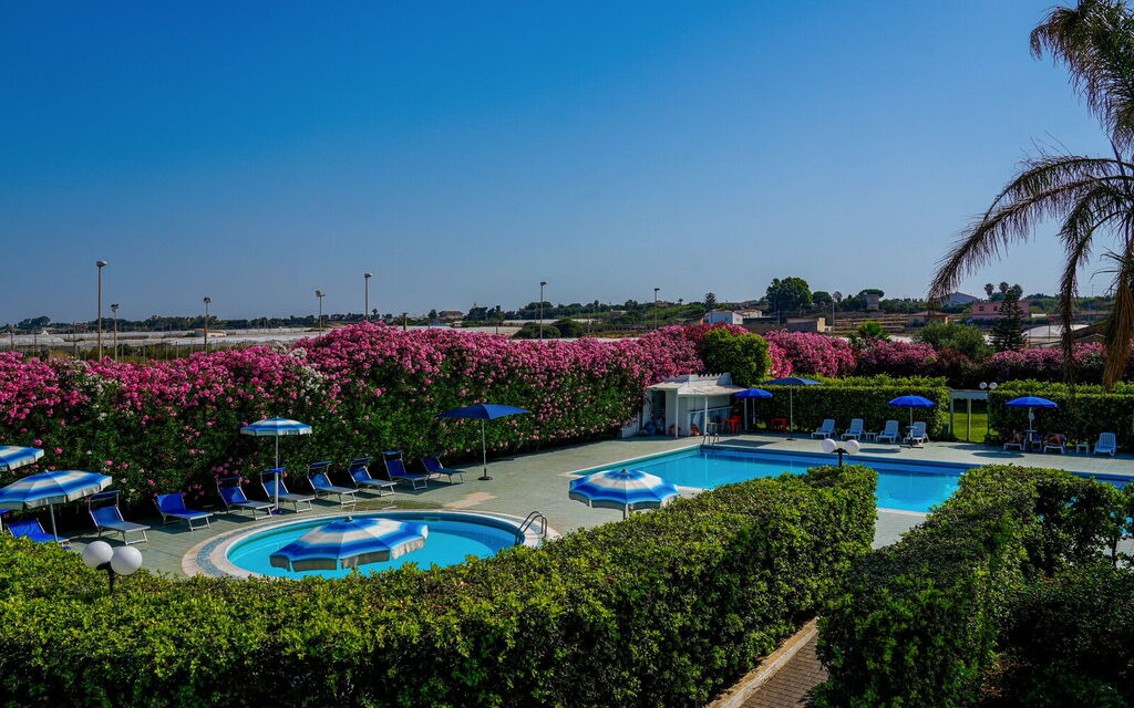 Baraka Apartments: Autumn, Pool, Spring, Summer