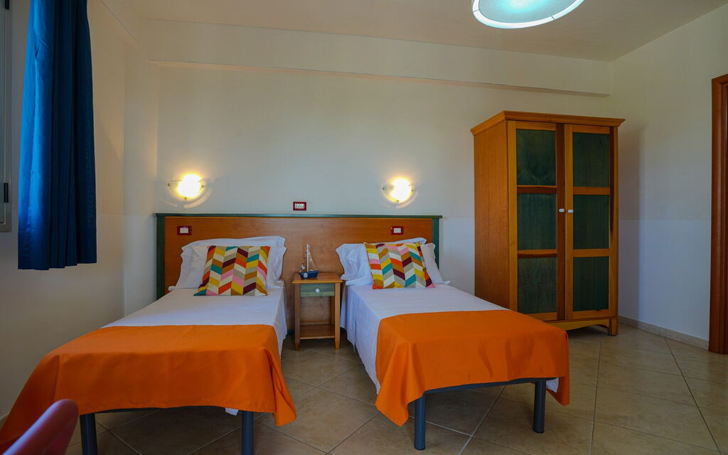 Baraka Apartments - : Autumn, Bedroom, Spring, Summer
