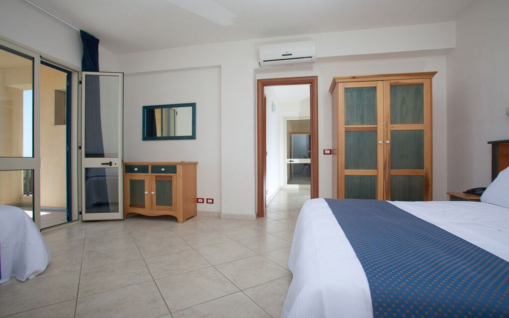 Baraka Apartments - : Autumn, Bedroom, Spring, Summer