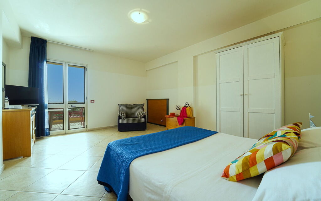 Baraka Apartments - : Autumn, Bedroom, Spring, Summer