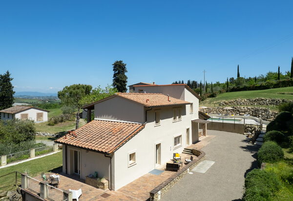 Villa Noemi: Autunno, Caratteristiche, Estate, Esterni, Primavera