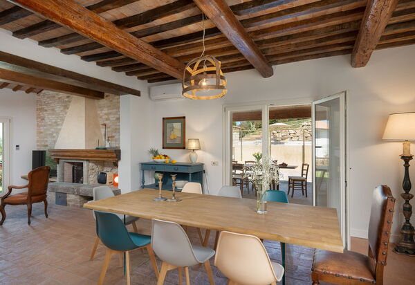 Villa Noemi: Autunno, Caratteristiche, Estate, Primavera, Sala da pranzo, Soggiorno