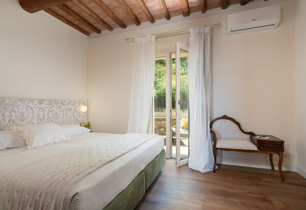 Villa Noemi: Autunno, Camera da letto, Caratteristiche, Dettagli della stanza, Estate, Primavera